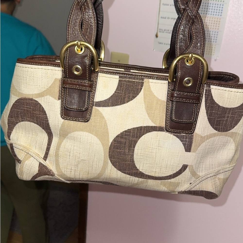 Coach Cream and Brown Signature Shoulder Bag - Picture 2 of 4